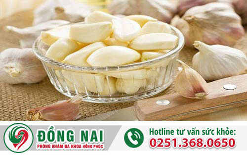 Chữa bệnh trĩ bằng tỏi tươi có tốt không?